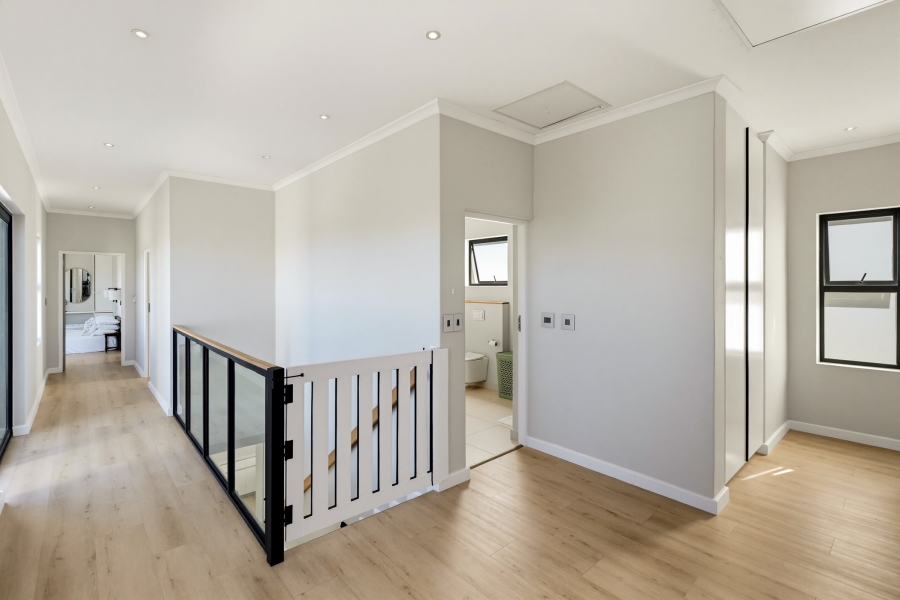 4 Bedroom Property for Sale in D’Stellen Estate Western Cape
